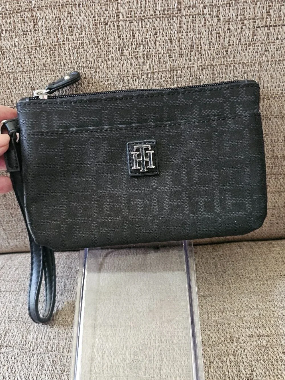 🖤 Tommy Hilfiger Black Monogram Wristlet Zip Pouch | Logo Jacquard | EUC